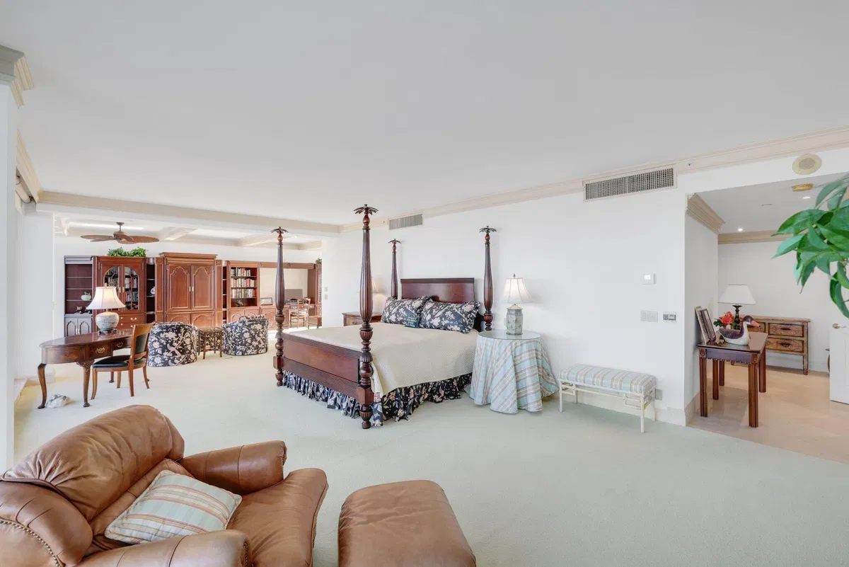  Unit 1502 photo 37
