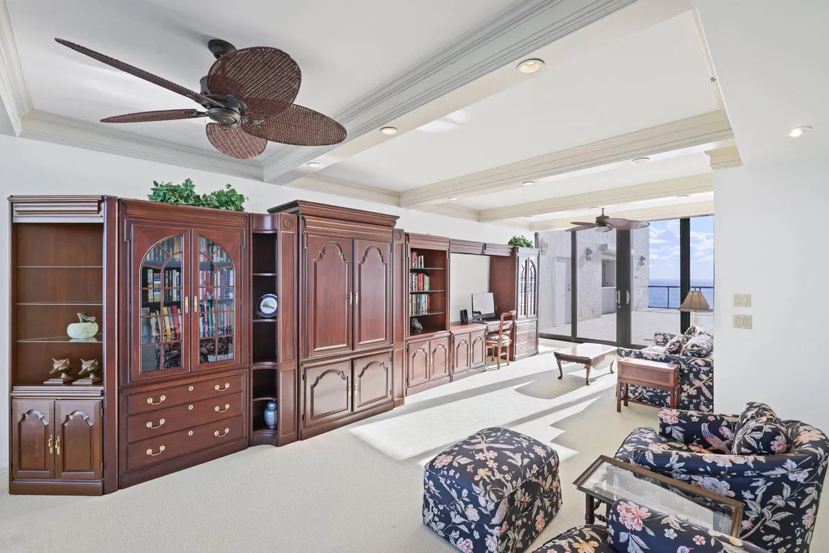  Unit 1502 photo 40