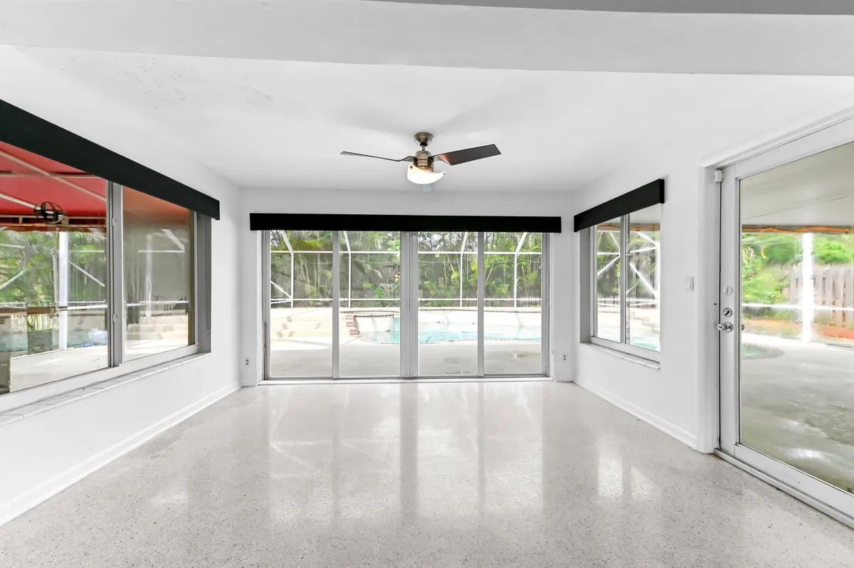  Residence photo 7