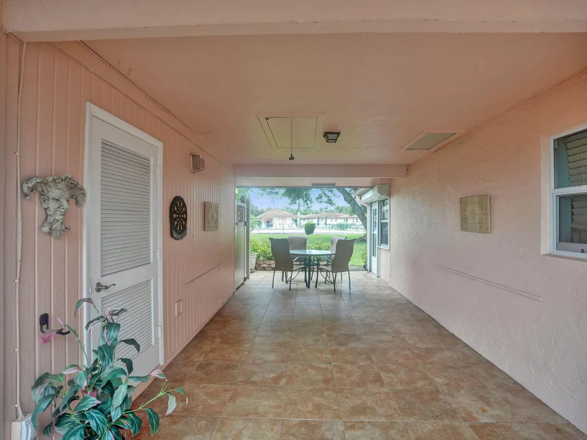 Residence photo 34