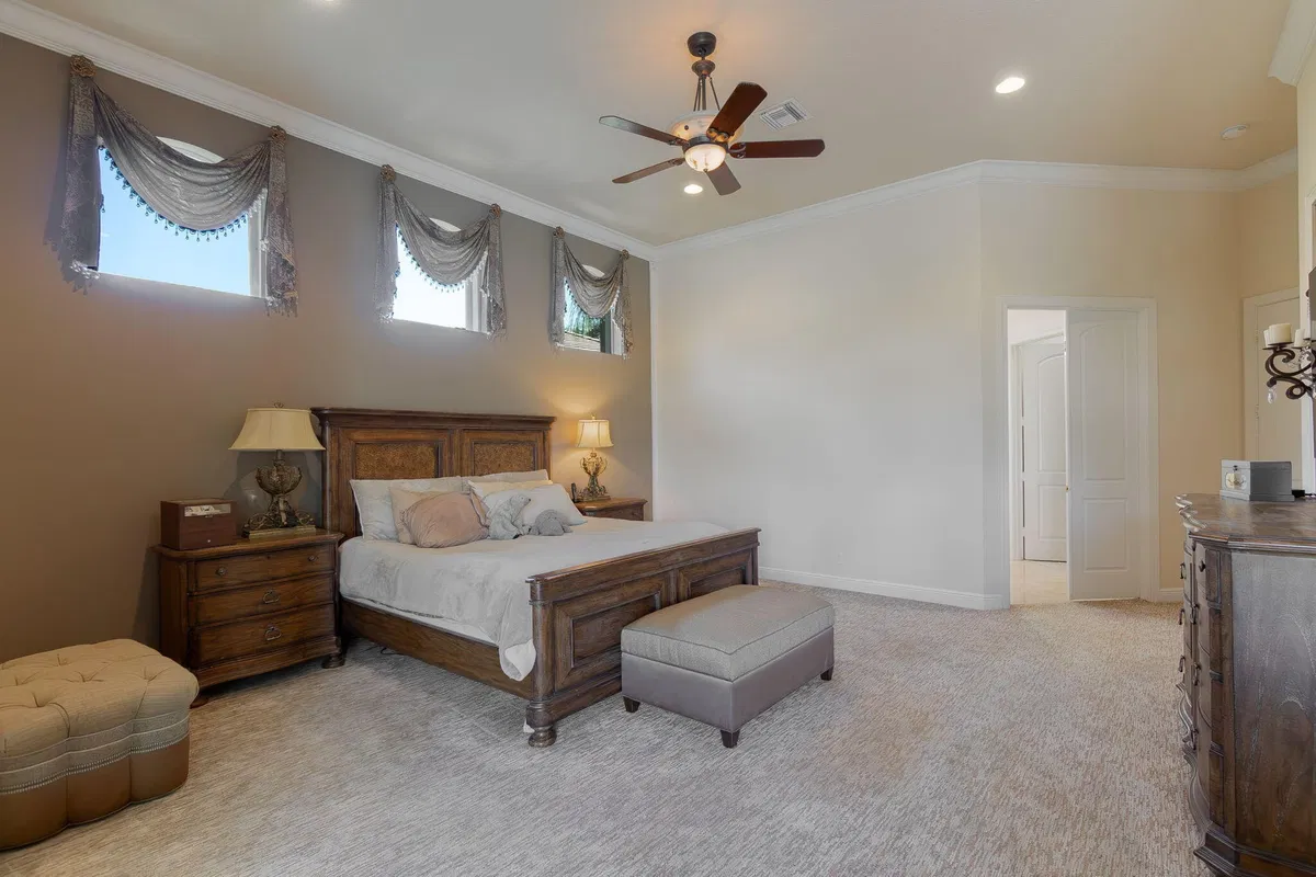 Residence photo 34