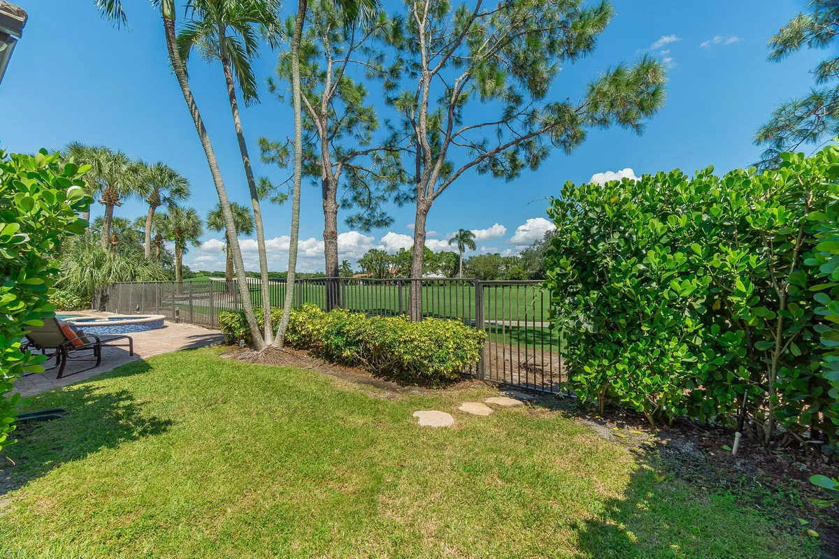 Residence photo 61