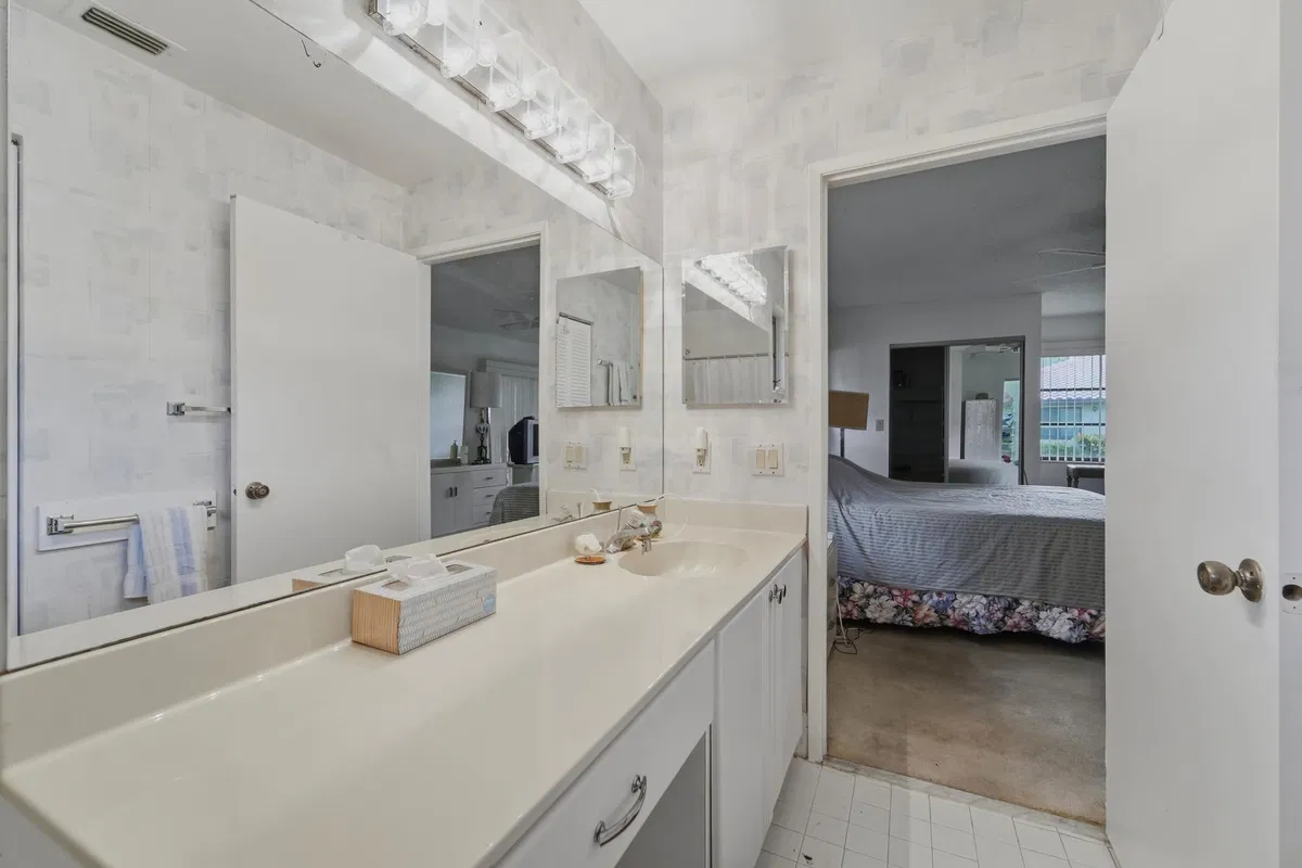 Residence photo 10