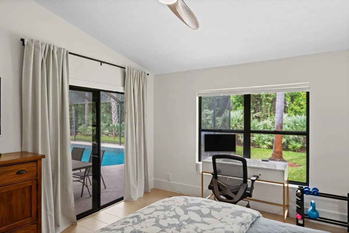 Residence photo 19