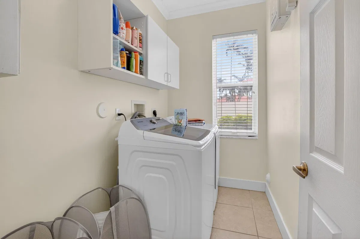 Residence photo 22