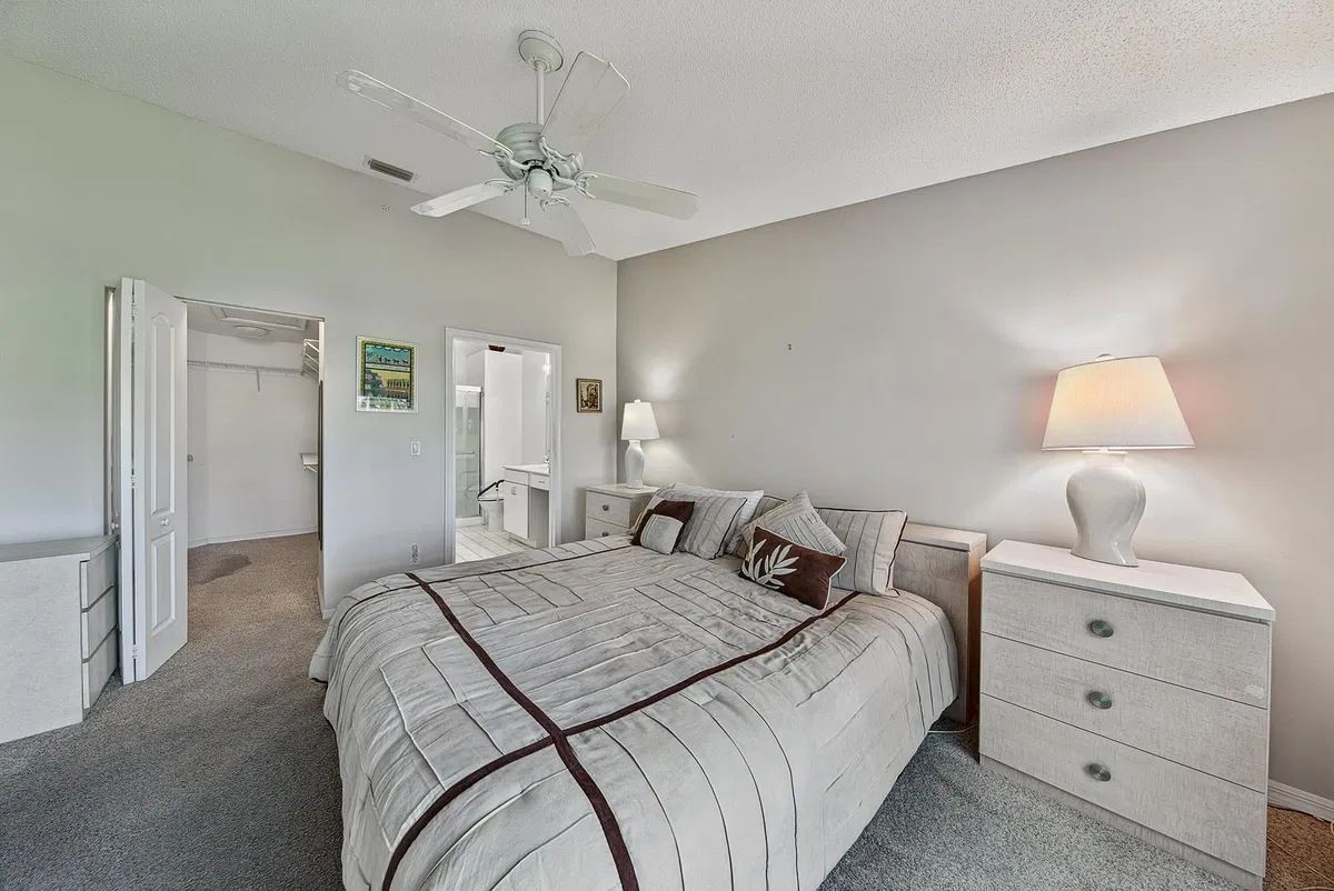 Residence photo 16