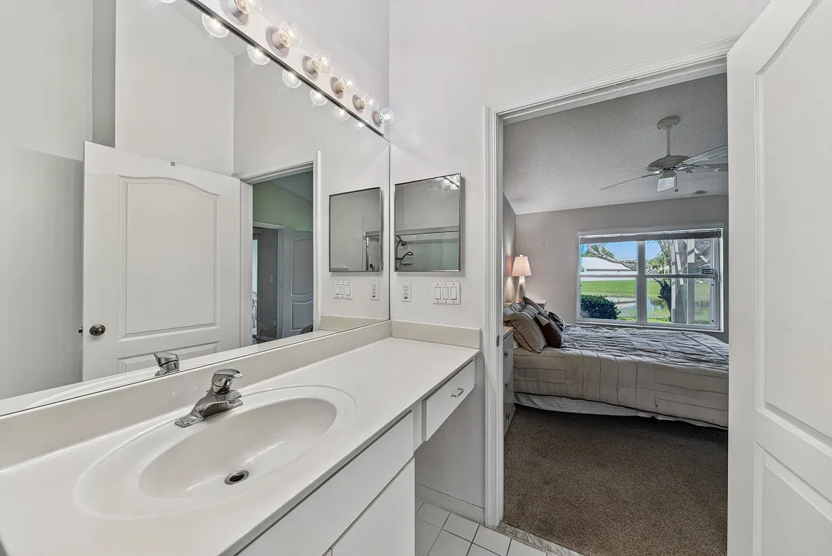 Residence photo 19
