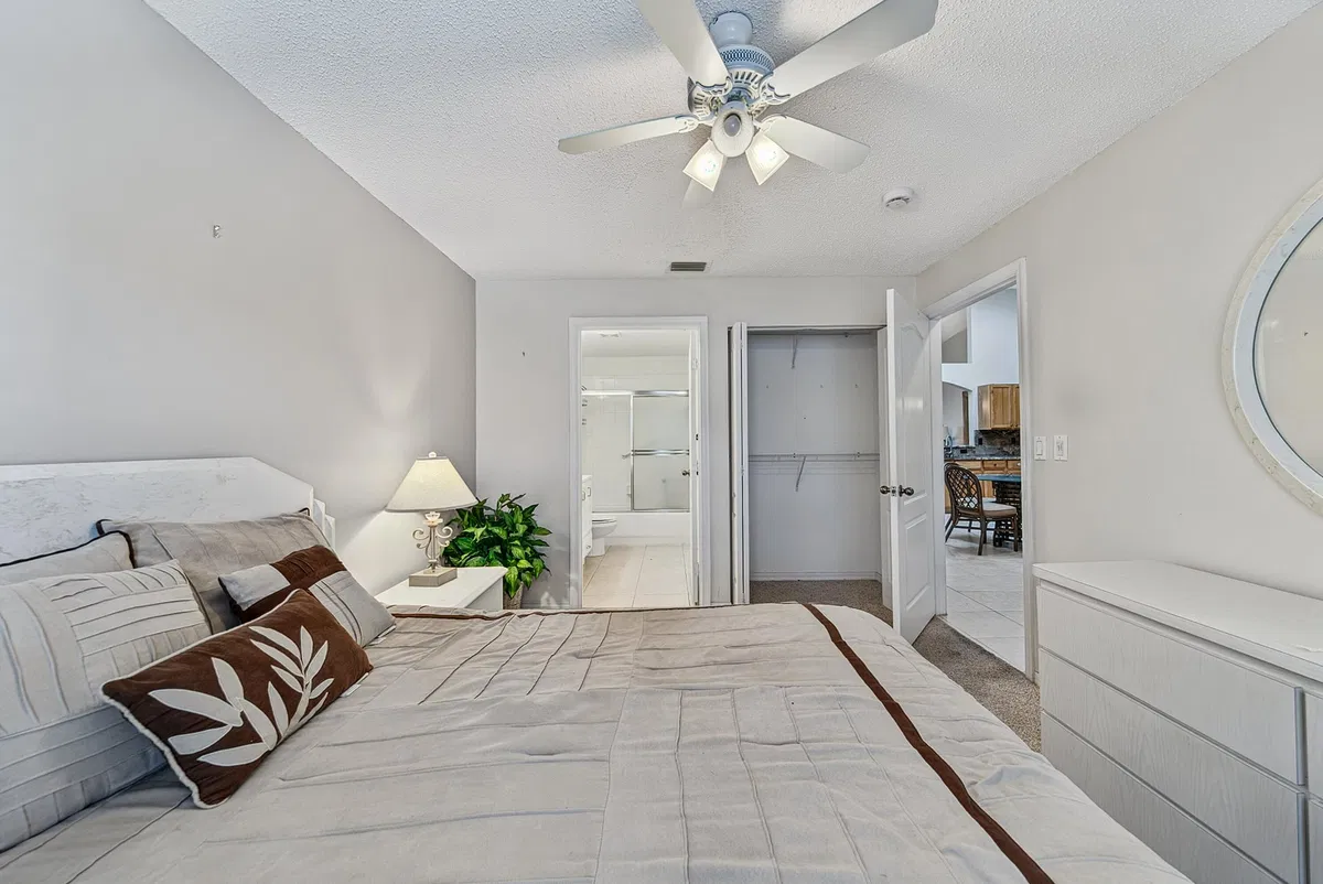Residence photo 22