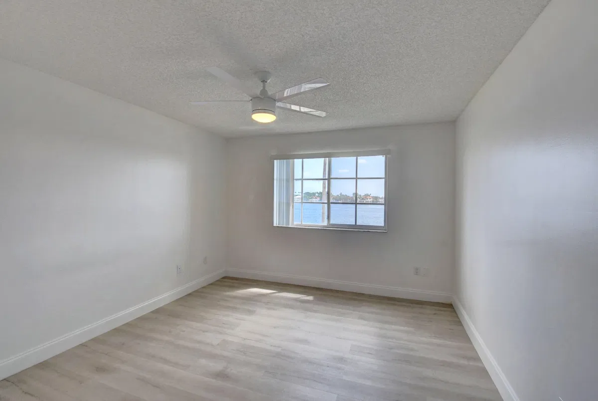 Unit 308 photo 19