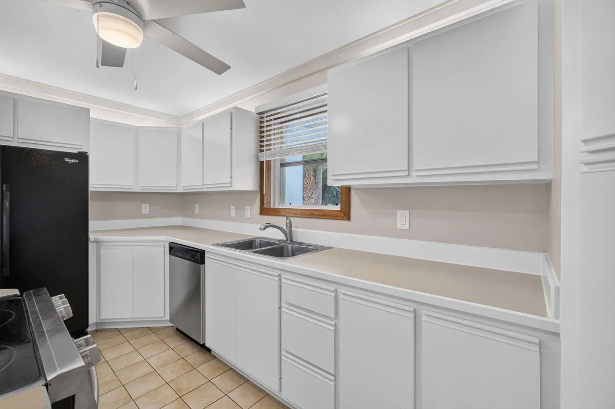 Residence photo 16