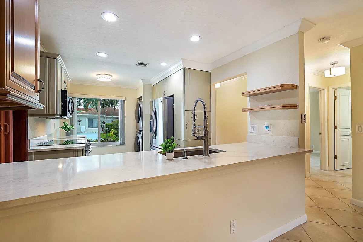 Residence photo 10