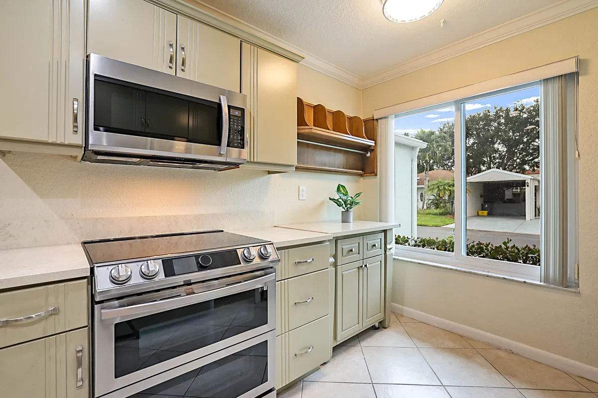 Residence photo 16