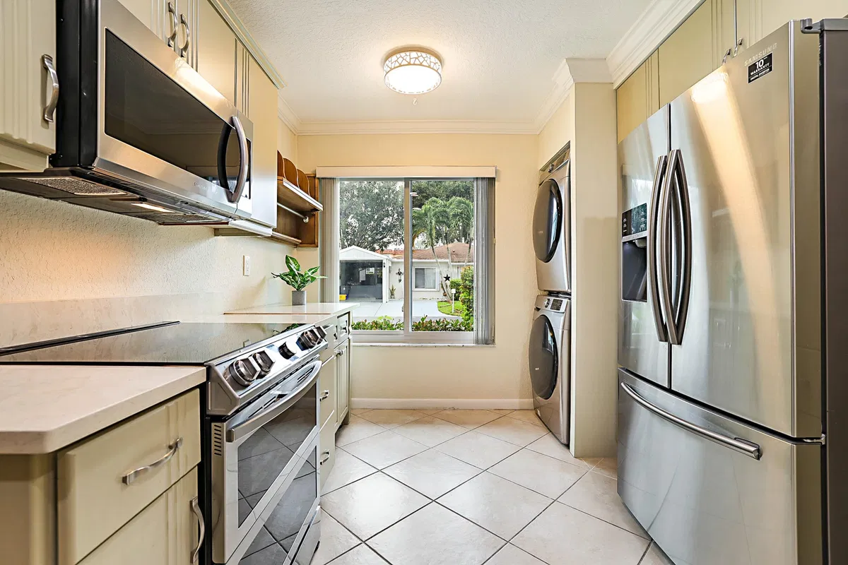 Residence photo 19