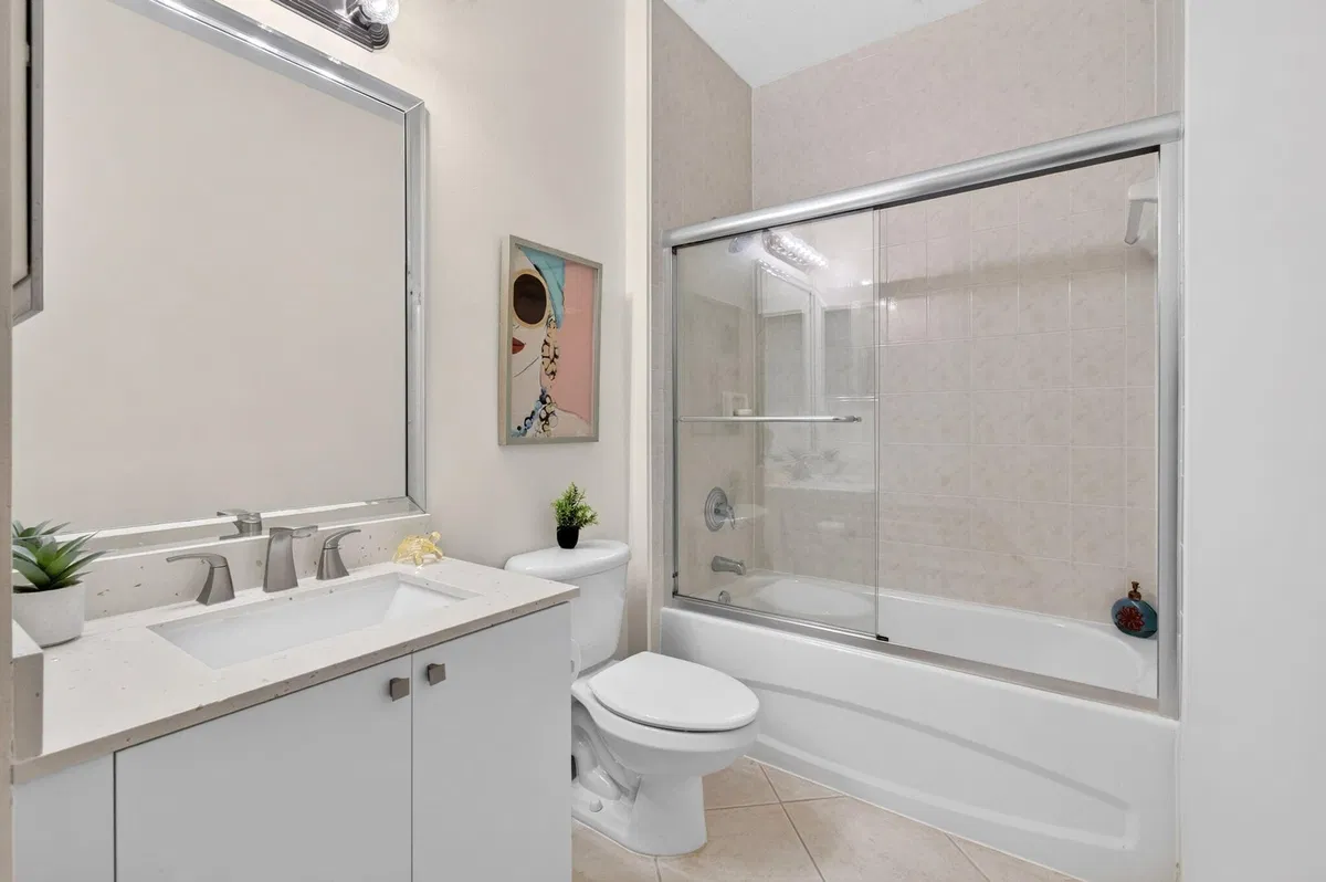Residence photo 43