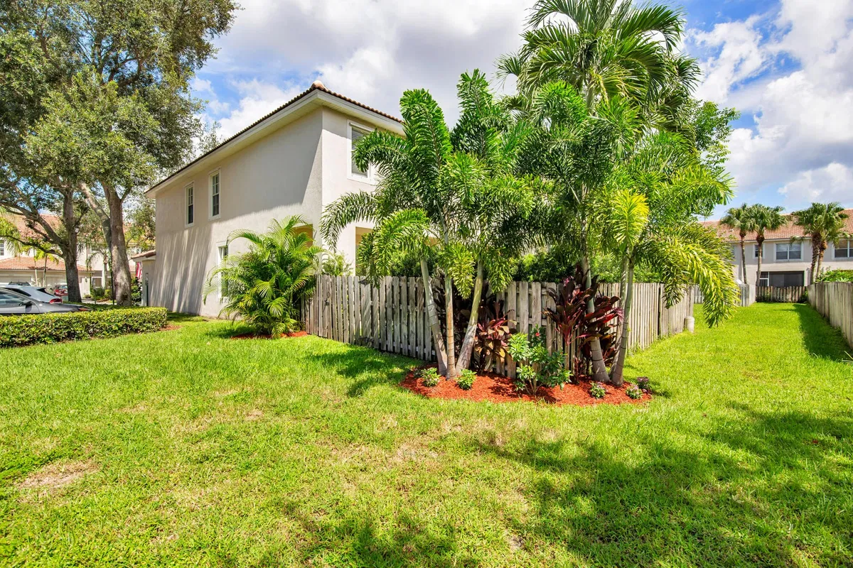 Residence photo 25