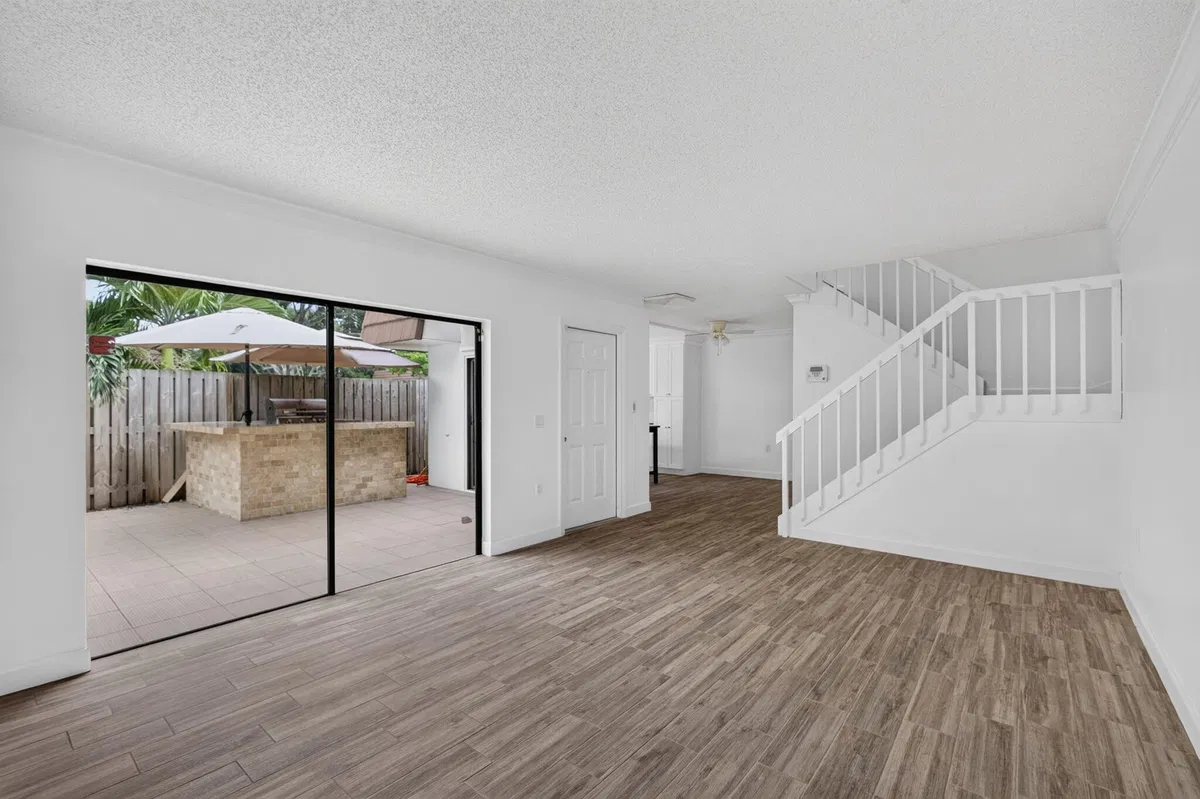 Residence photo 10