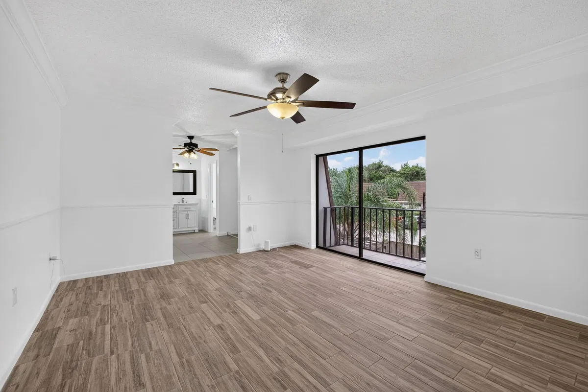 Residence photo 22