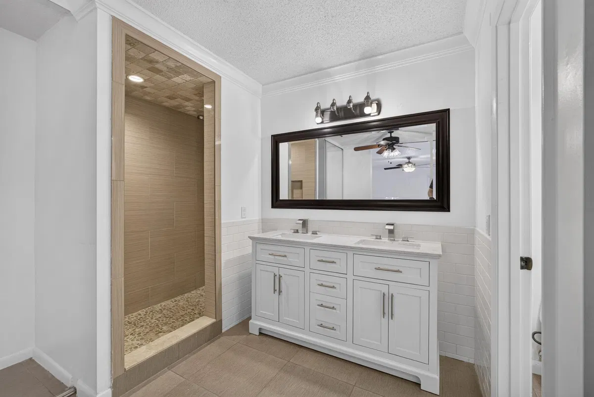 Residence photo 25