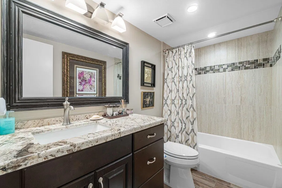  Unit 230 photo 22
