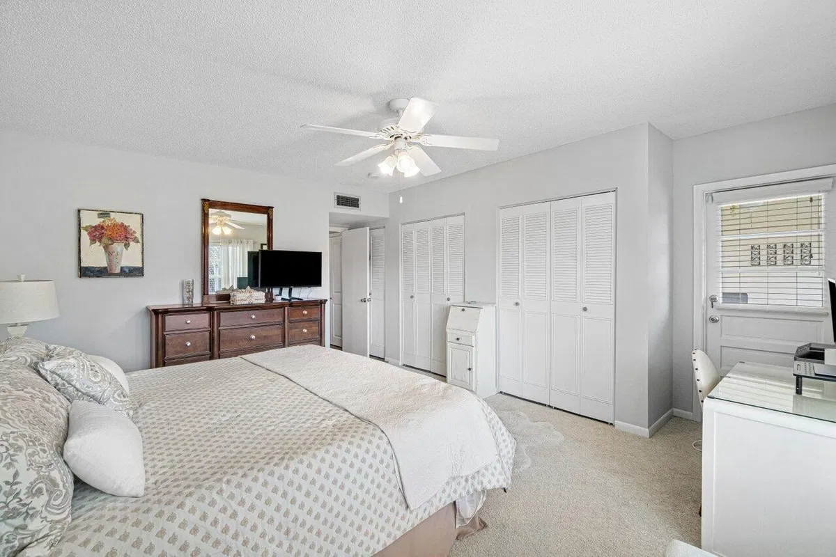  Unit 230 photo 25