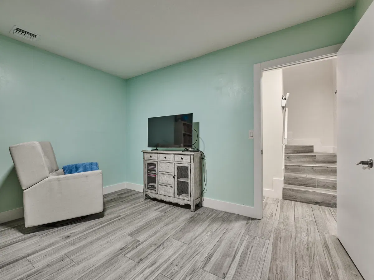  Residence photo 70