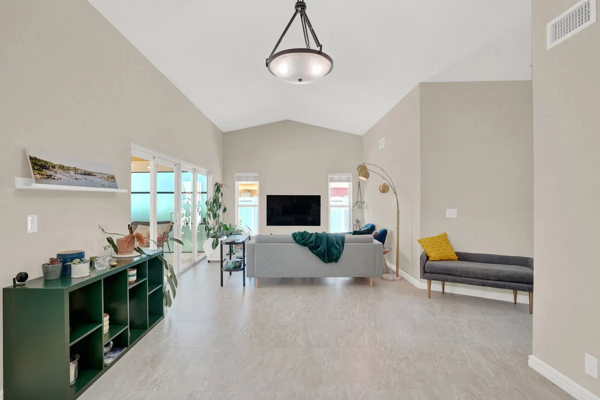  Residence photo 25