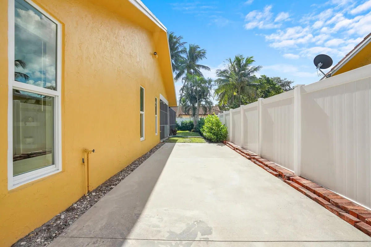  Residence photo 46