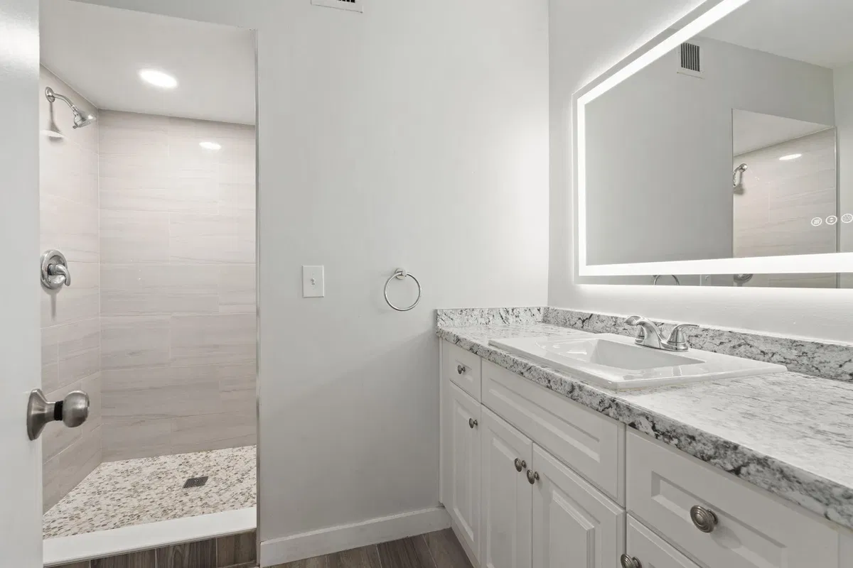 Unit 5-7 photo 16