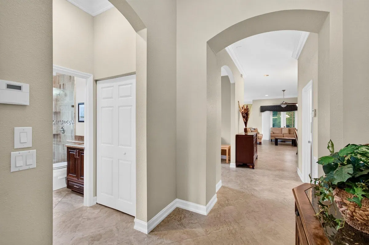  Residence photo 7