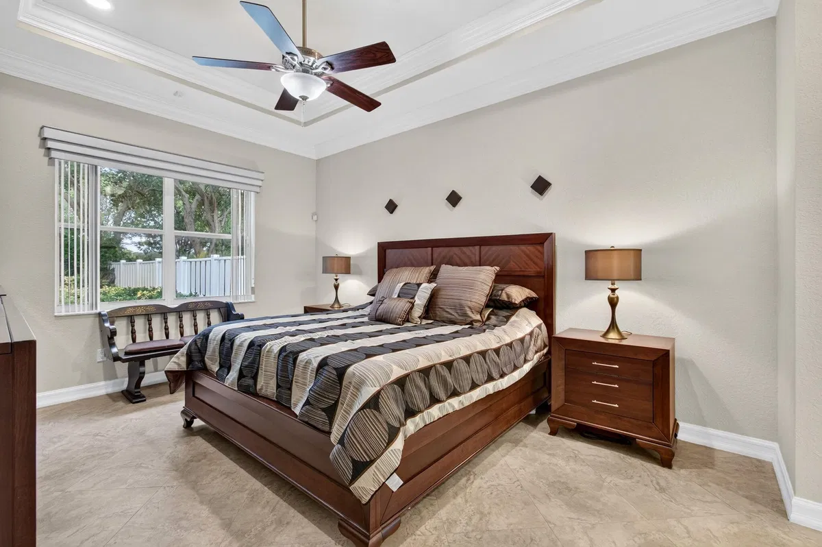  Residence photo 34
