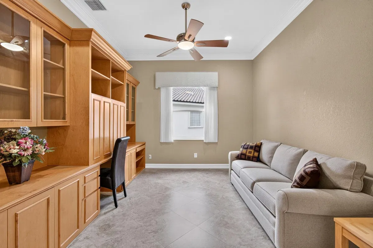  Residence photo 55