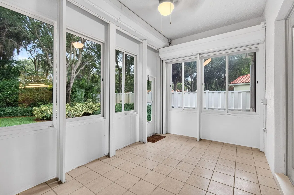  Residence photo 58