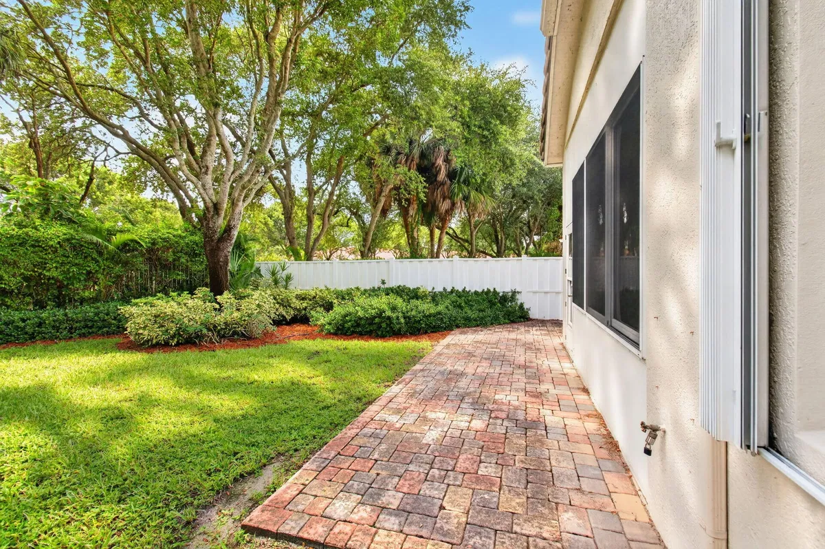  Residence photo 64