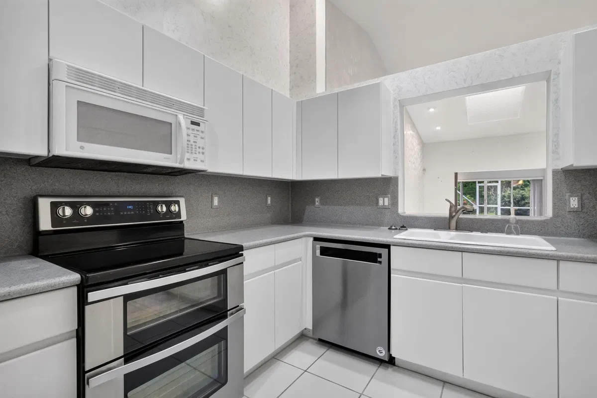 Residence photo 22