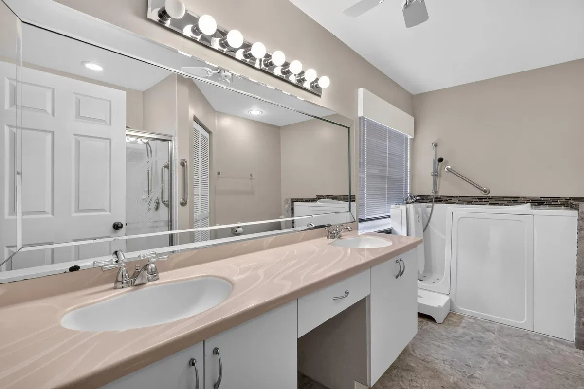 Residence photo 28