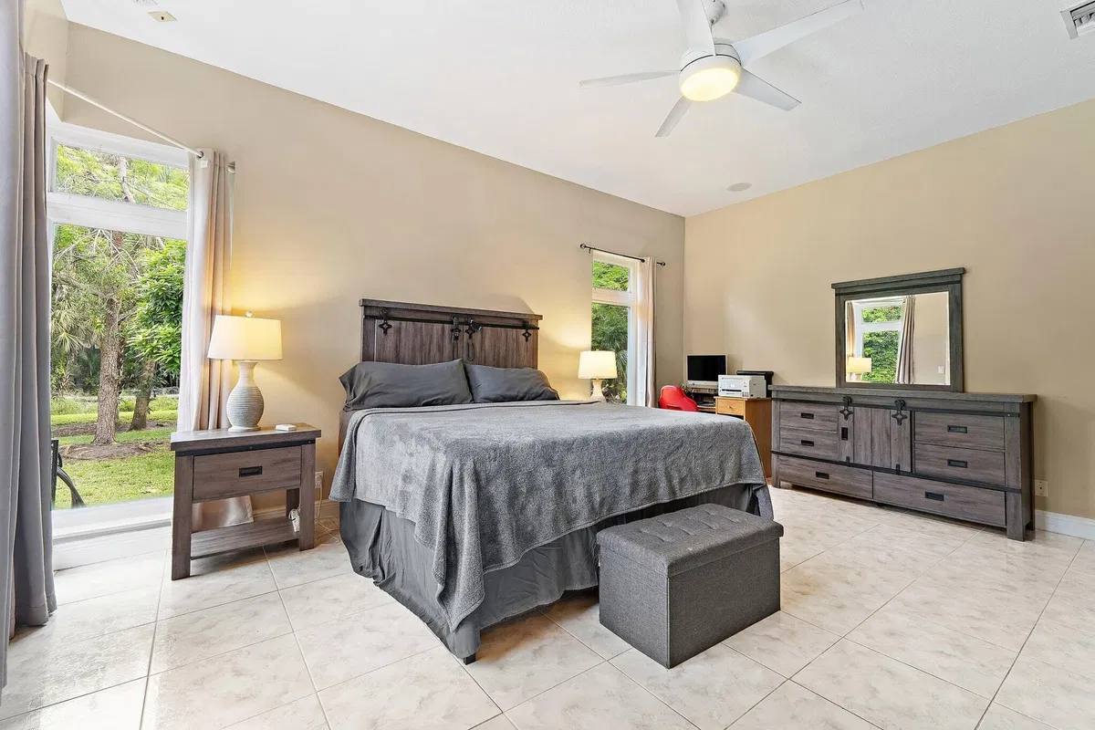  Residence photo 16