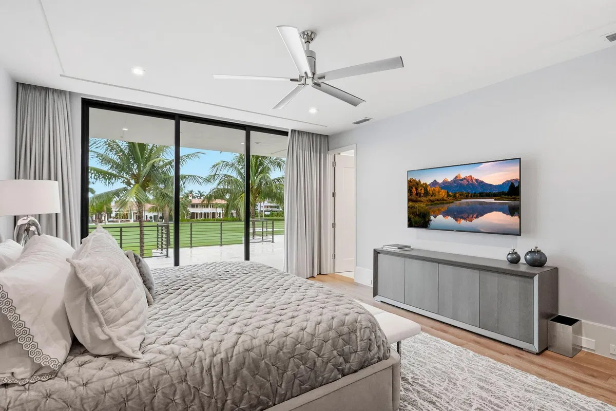 Royal Palm Yacht and Country Club Residence photo 25