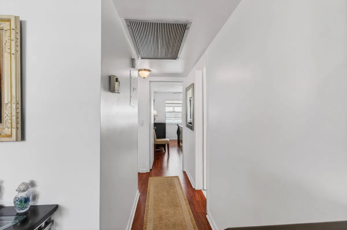 Residence photo 19