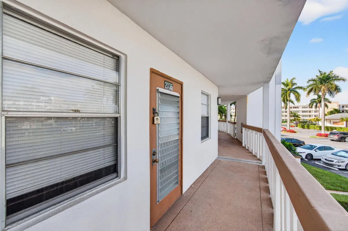 Residence photo 61