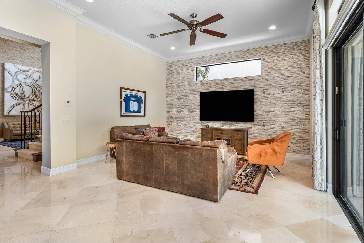 Residence photo 16