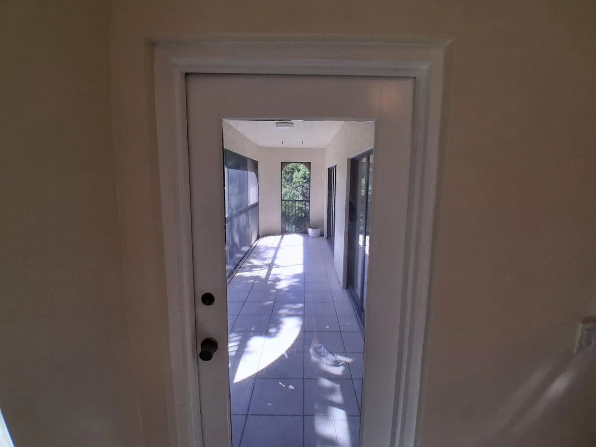 Unit 403 photo 10