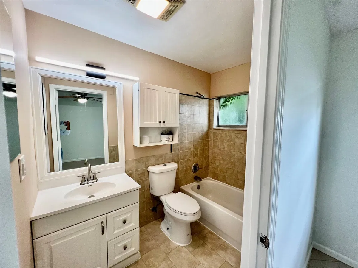 Residence photo 4