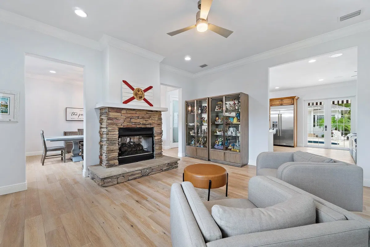Residence photo 16