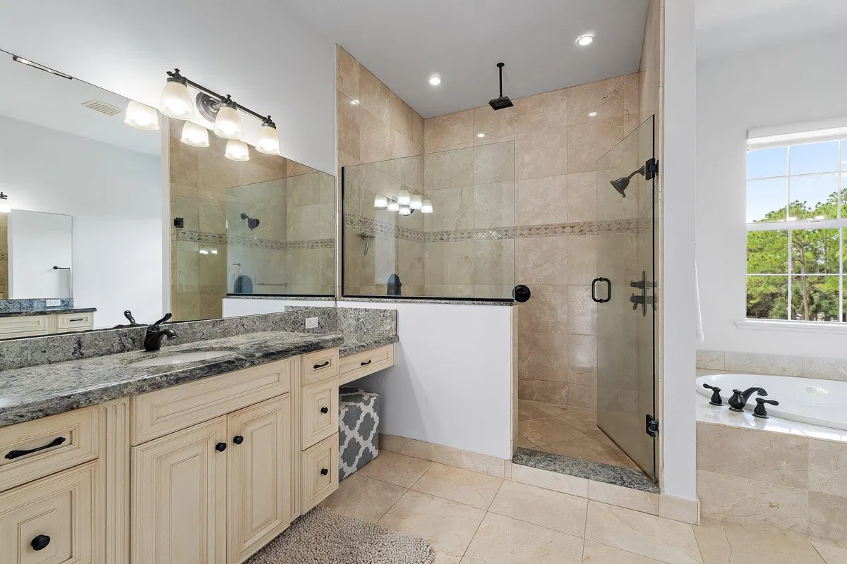 Residence photo 46