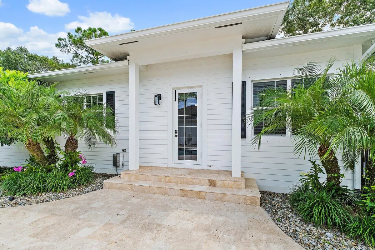 Residence photo 61