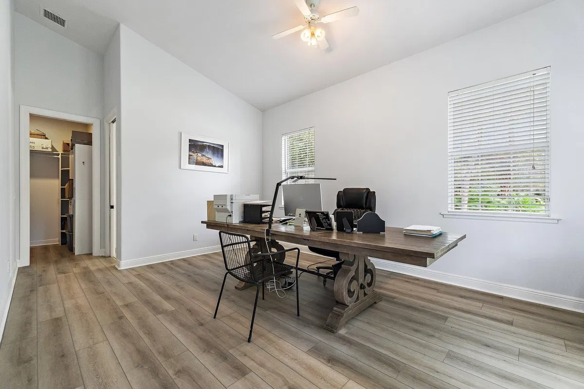 Residence photo 73