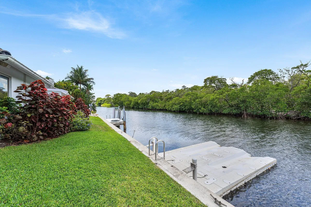 Golden Harbour Residence photo 16