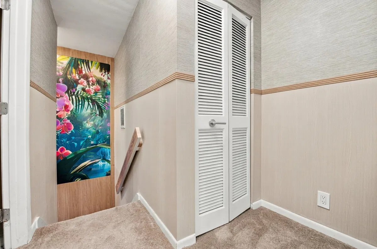 Unit Apt 6 photo 16