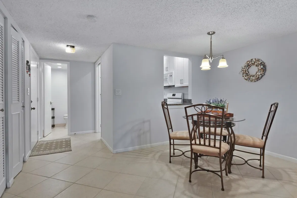 Unit 205 photo 16