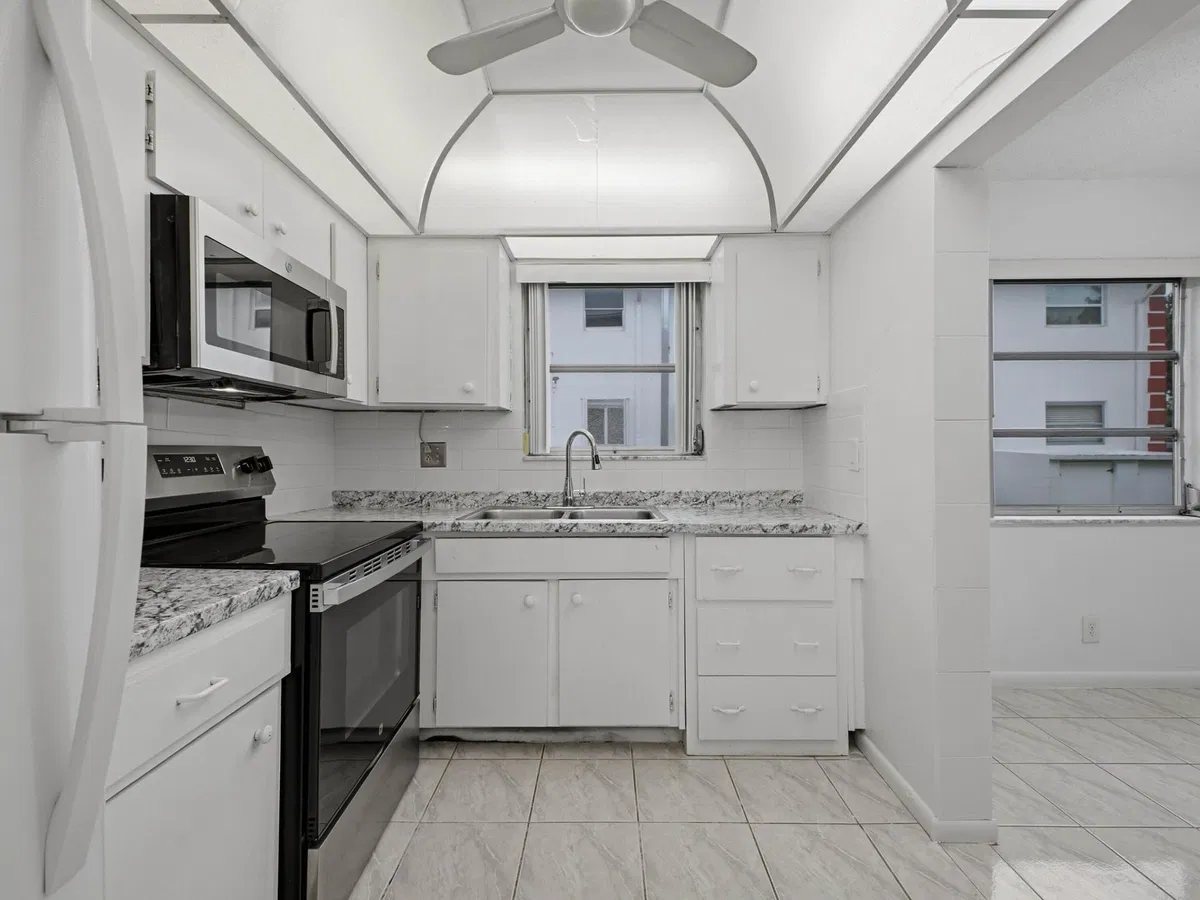  Residence photo 7